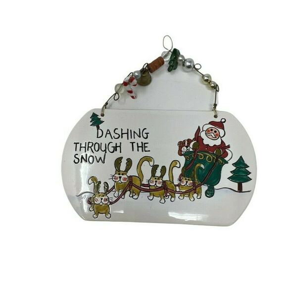 Christmas Ceramic Wall Plaque Santa Dashing Through The Snow With Cat-Reindeers - Picture 2 of 6